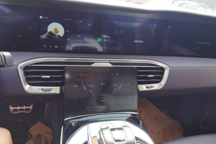 Used Hongqi E-HS9 2021 460 km Range Flagship Edition Six-Seater Audio And AC Panel