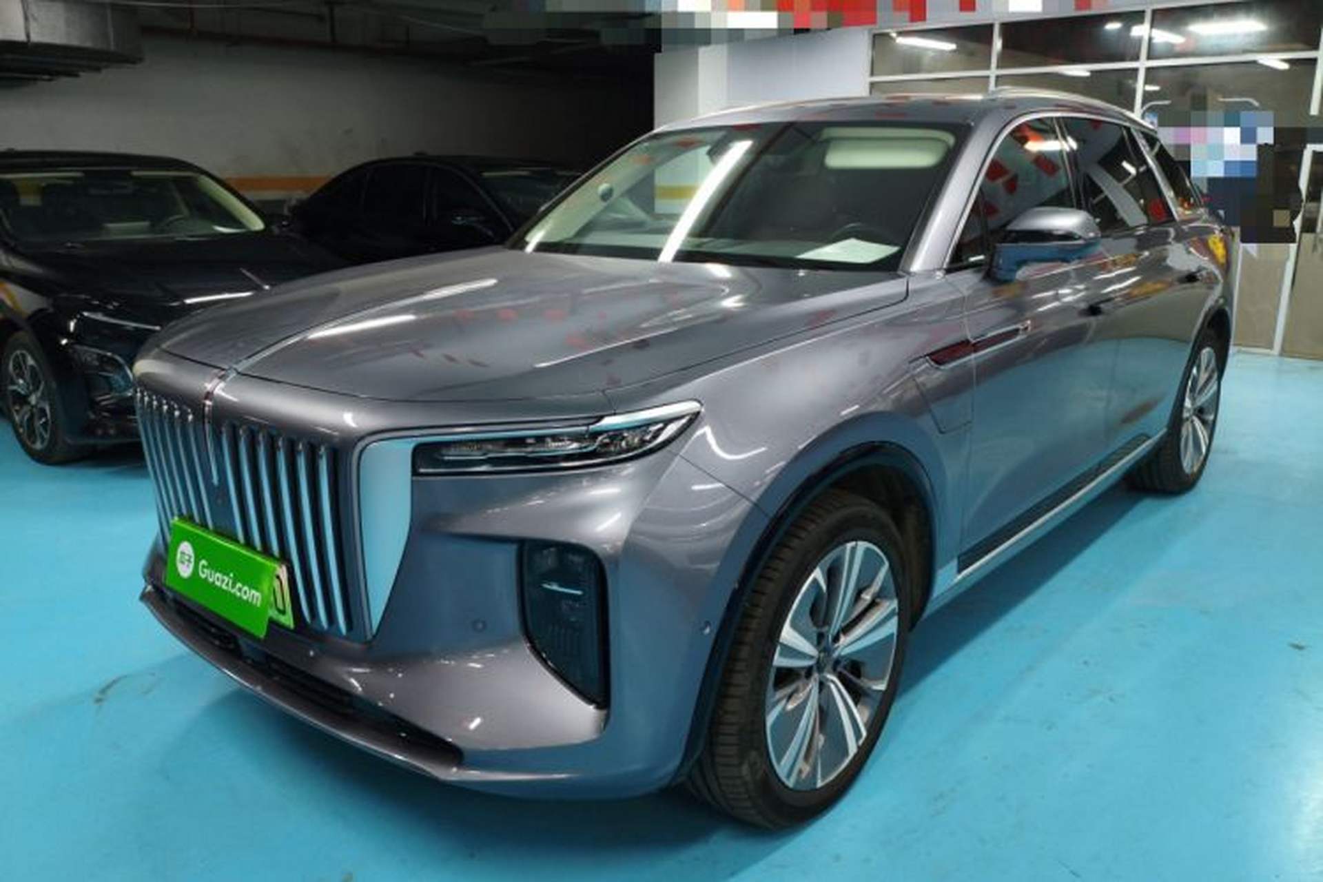 Used Hongqi E-HS9 2022 690 km Range Flagship Edition Six Seats Front Left 45 Deg