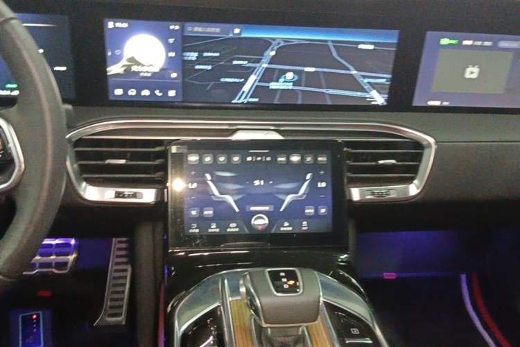 Used Hongqi E-HS9 2021 510 km Range Flagway Edition Six Seats Audio And AC Panel