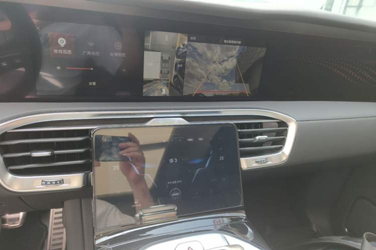 Used Hongqi E-HS9 2021 460 km Range Flagship Edition Six-Seater Audio And AC Panel