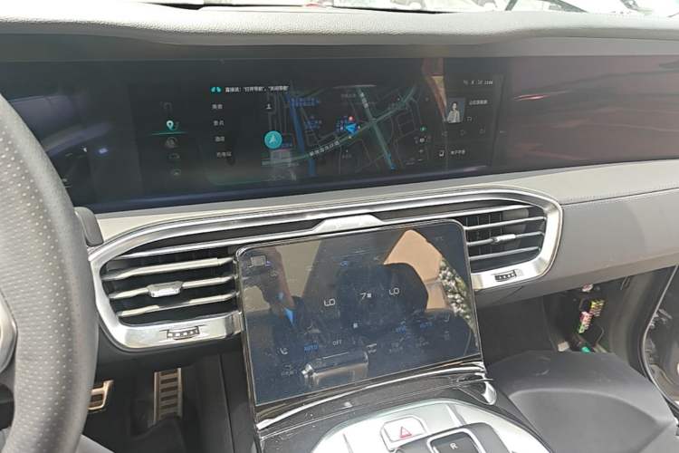 Used Hongqi E-HS9 2021 460 km Range Flagship Edition Six-Seater Audio And AC Panel