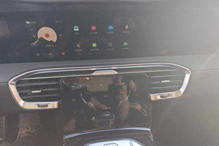 Used Hongqi E-HS9 2021 460 km Range Flagship Edition Six-Seater Audio And AC Panel