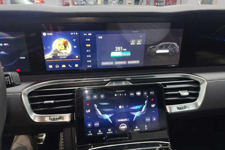 Used Hongqi E-HS9 2021 460 km Range Flagship Edition Six-Seater Audio And AC Panel