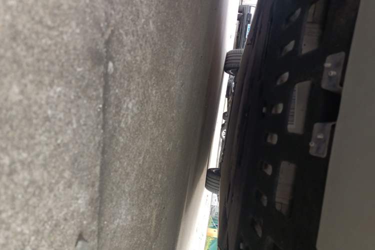 Used Hongqi E-HS9 2021 460 km Range Flagship Edition Six-Seater Chassis Front