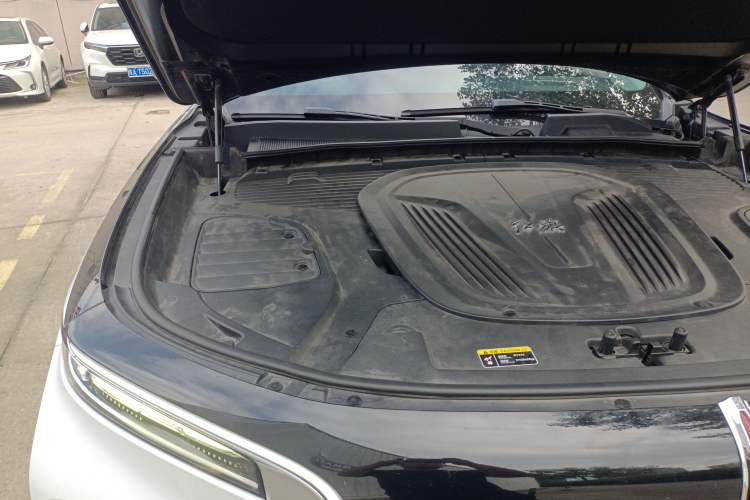 Used Hongqi E-HS9 2021 460 km Range Flagship Edition Six-Seater Engine Bay Right