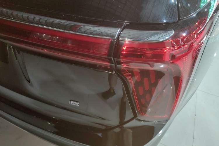 Used Hongqi E-HS9 2021 460 km Range Flagship Edition Six-Seater Exterior 3