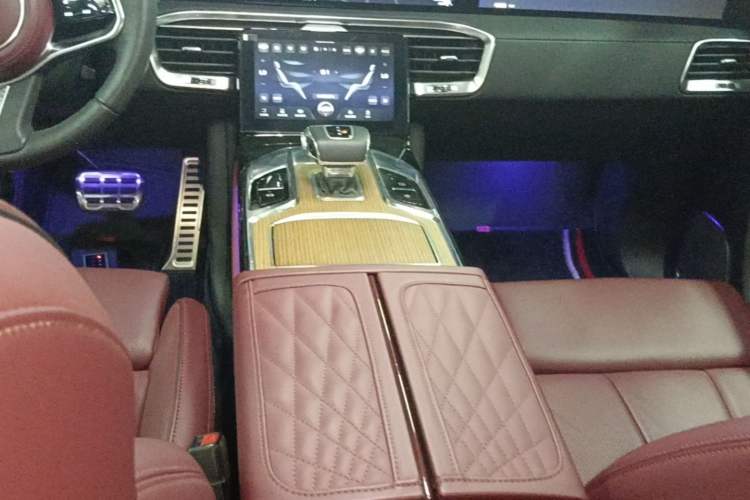 Used Hongqi E-HS9 2021 510 km Range Flagway Edition Six Seats Gear Lever