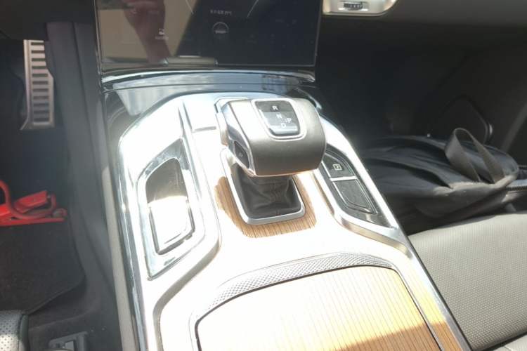 Used Hongqi E-HS9 2021 460 km Range Flagship Edition Six-Seater Gear Lever