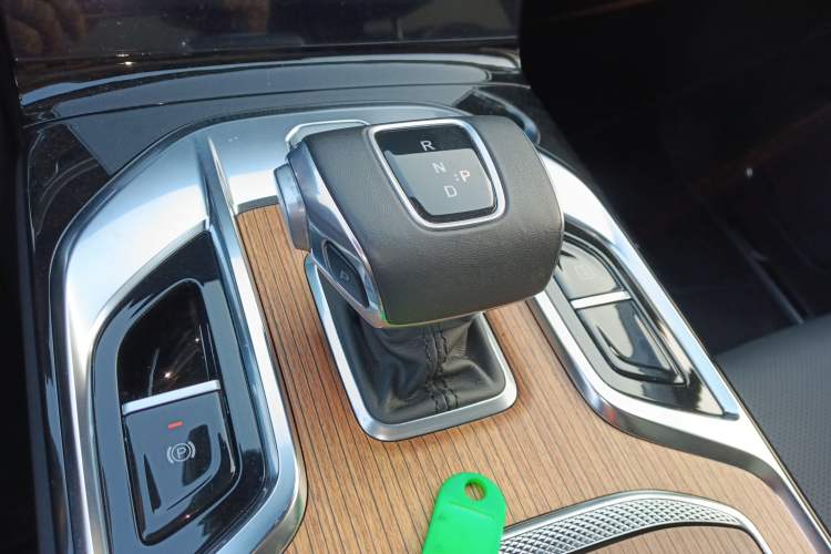 Used Hongqi E-HS9 2021 460 km Range Flagship Edition Six-Seater Gear Lever