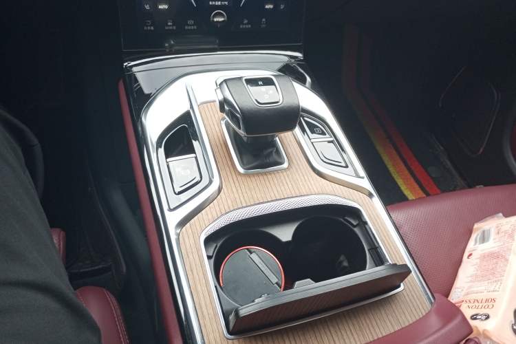 Used Hongqi E-HS9 2021 460 km Range Flagship Edition Six-Seater Gear Lever