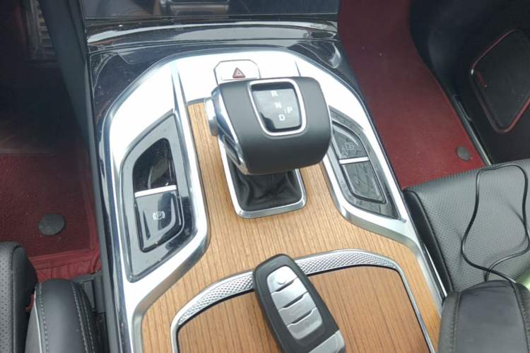 Used Hongqi E-HS9 2021 460 km Range Flagship Edition Six-Seater Gear Lever