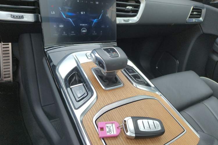 Used Hongqi E-HS9 2021 460 km Range Flagship Edition Six-Seater Gear Lever