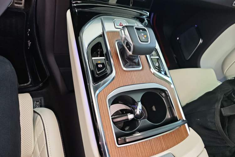 Used Hongqi E-HS9 2021 510 km Flagship Edition Four Seats Gear Lever