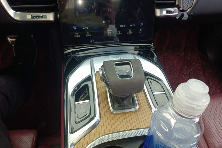 Used Hongqi E-HS9 2021 460 km Range Flagship Edition Six-Seater Gear Lever