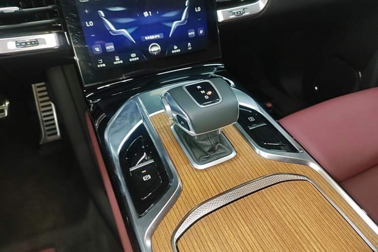 Used Hongqi E-HS9 2021 460 km Range Flagship Edition Six-Seater Gear Lever