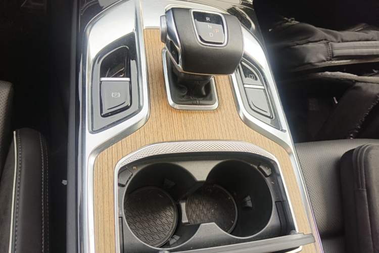 Used Hongqi E-HS9 2021 460 km Range Flagship Edition Six-Seater Gear Lever