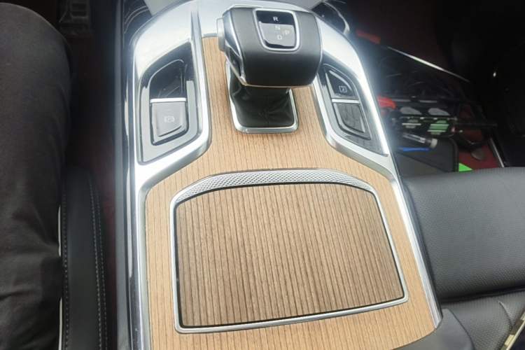 Used Hongqi E-HS9 2021 460 km Range Flagship Edition Six-Seater Gear Lever