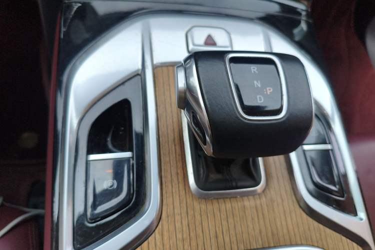 Used Hongqi E-HS9 2021 460 km Range Flagship Edition Six-Seater Gear Lever