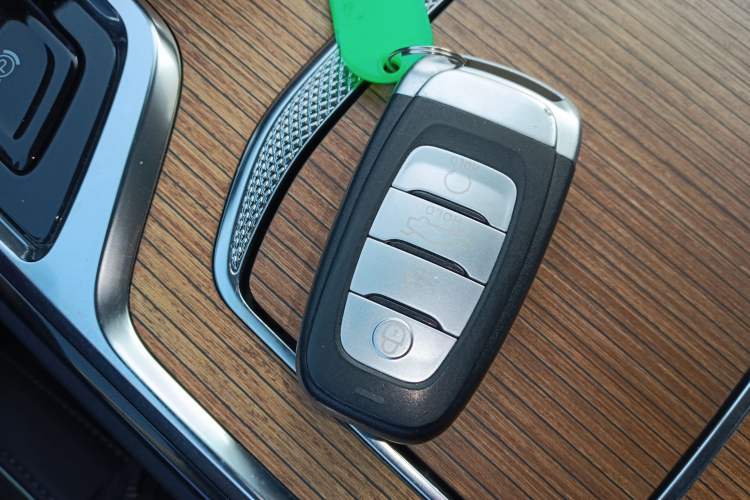 Used Hongqi E-HS9 2021 460 km Range Flagship Edition Six-Seater Interior 1