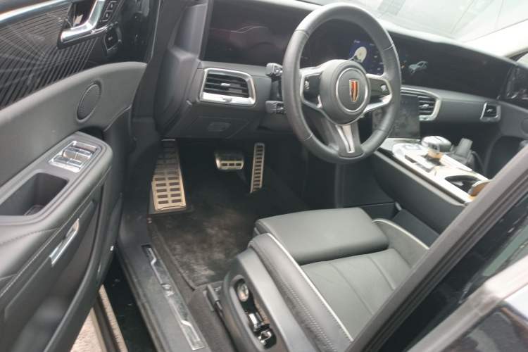 Used Hongqi E-HS9 2021 460 km Range Flagship Edition Six-Seater Interior 3