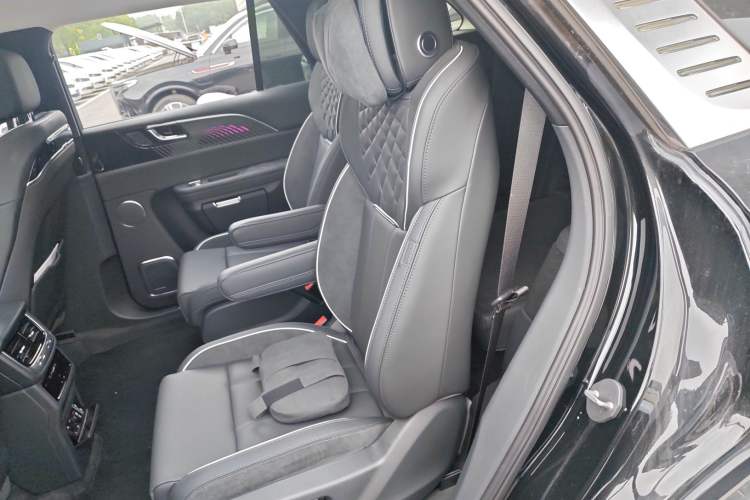 Used Hongqi E-HS9 2021 460 km Range Flagship Edition Six-Seater Interior 4