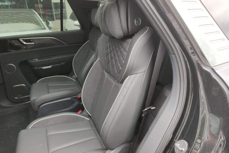 Used Hongqi E-HS9 2021 460 km Range Flagship Edition Six-Seater Interior 4