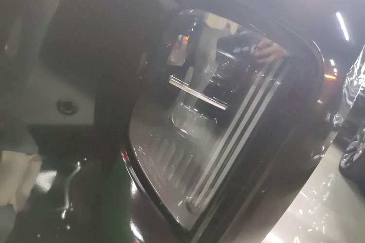 Used Hongqi E-HS9 2021 460 km Range Flagship Edition Six-Seater Left Front Headlight