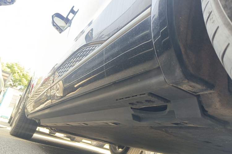 Used Hongqi E-HS9 2021 460 km Range Flagship Edition Six-Seater Left Side Sill