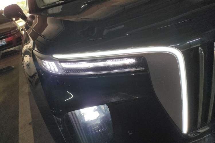 Used Hongqi E-HS9 2021 510 km Flagship Edition Four Seats Right Front Headlight