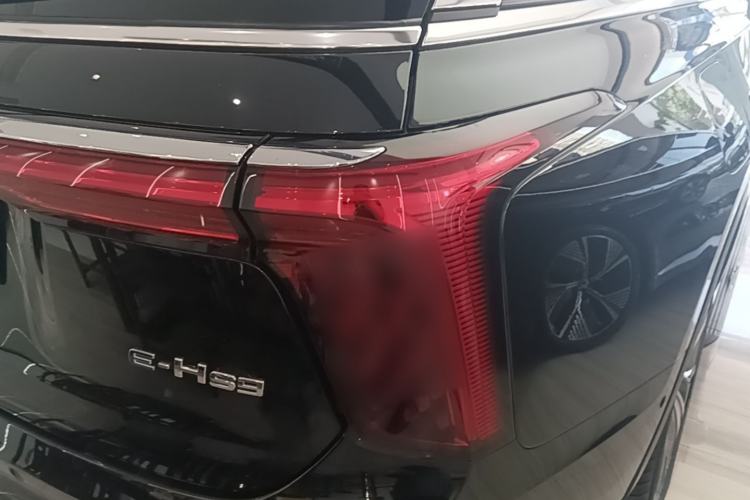 Used Hongqi E-HS9 2021 510 km Range Flagway Edition Six Seats Right Rear Taillight