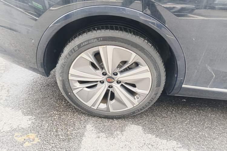 Used Hongqi E-HS9 2021 460 km Range Flagship Edition Six-Seater Right Rear Wheel Hub