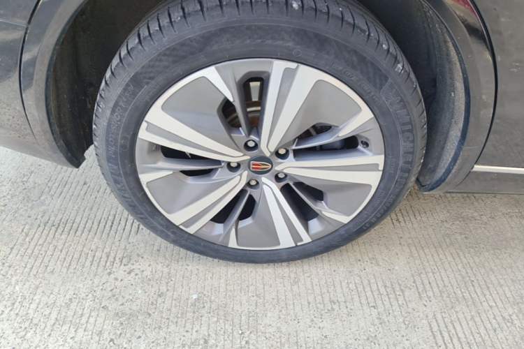Used Hongqi E-HS9 2021 460 km Range Flagship Edition Six-Seater Right Rear Wheel Hub