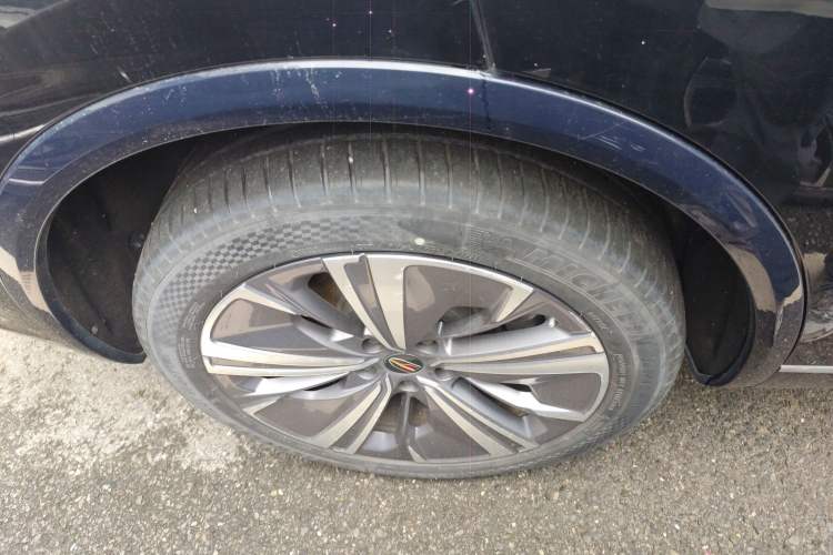 Used Hongqi E-HS9 2021 460 km Range Flagship Edition Six-Seater Right Rear Wheel Hub