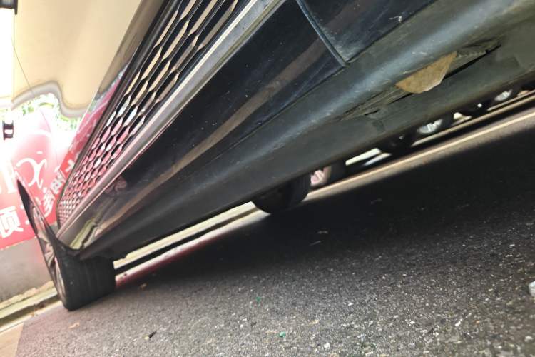 Used Hongqi E-HS9 2021 460 km Range Flagship Edition Six-Seater Right Side Sill