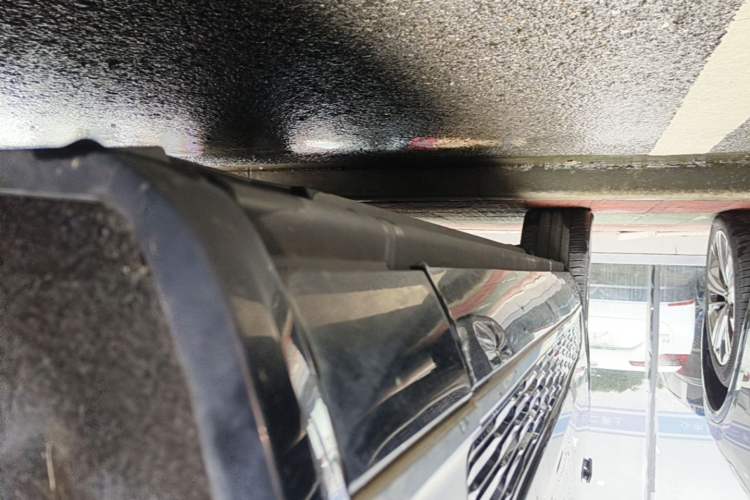 Used Hongqi E-HS9 2021 460 km Range Flagship Edition Six-Seater Right Side Sill