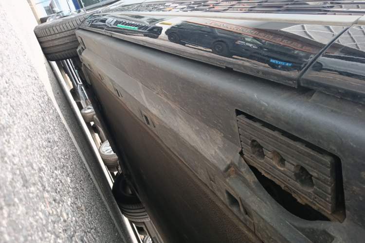 Used Hongqi E-HS9 2021 460 km Range Flagship Edition Six-Seater Right Side Sill