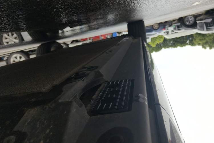 Used Hongqi E-HS9 2021 460 km Range Flagship Edition Six-Seater Right Side Sill
