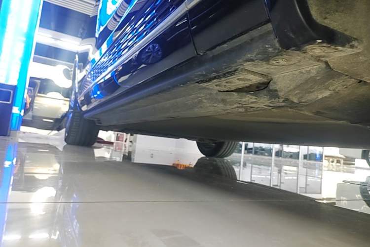 Used Hongqi E-HS9 2021 460 km Range Flagship Edition Six-Seater Right Side Sill