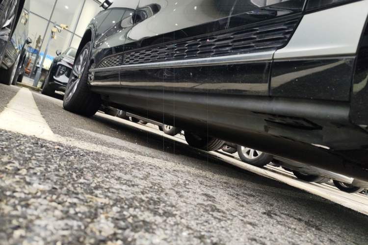 Used Hongqi E-HS9 2021 460 km Range Flagship Edition Six-Seater Right Side Sill