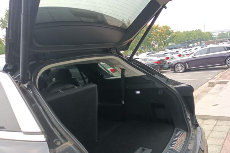 Used Hongqi E-HS9 2021 460 km Range Flagship Edition Six-Seater Trunk