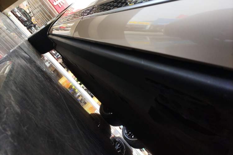 Used Hongqi E-HS9 2021 510 km Flagship Edition Four Seats Left Side Sill