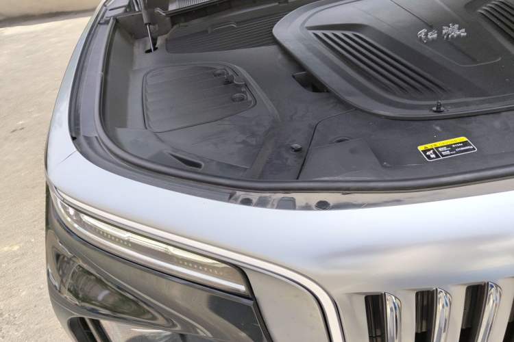 Used Hongqi E-HS9 2021 460 km Range Flagship Edition Six-Seater Engine Bay Right