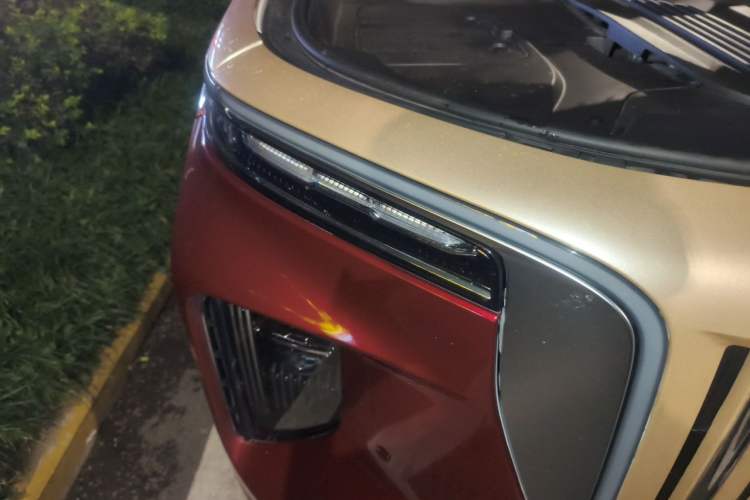 Used Hongqi E-HS9 2021 460 km Range Flagship Edition 7-Seater Right Front Headlight