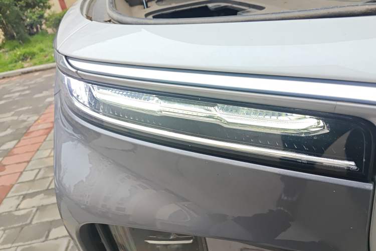 Used Hongqi E-HS9 2021 510 km Flagship Edition Four Seats Right Front Headlight