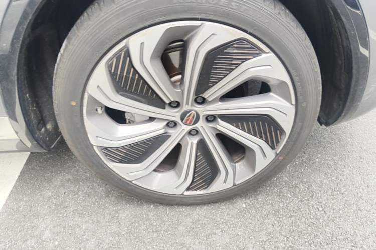 Used Hongqi E-HS9 2021 510 km Flagship Edition Four Seats Right Front Wheel Hub