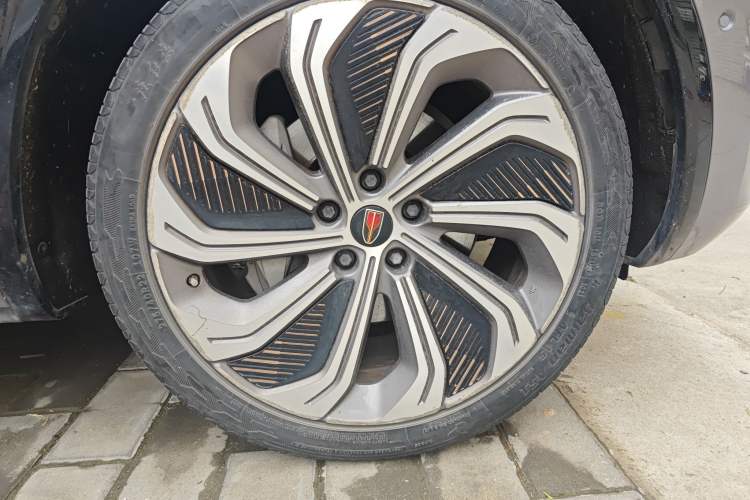 Used Hongqi E-HS9 2021 510 km Flagship Edition Four Seats Right Front Wheel Hub
