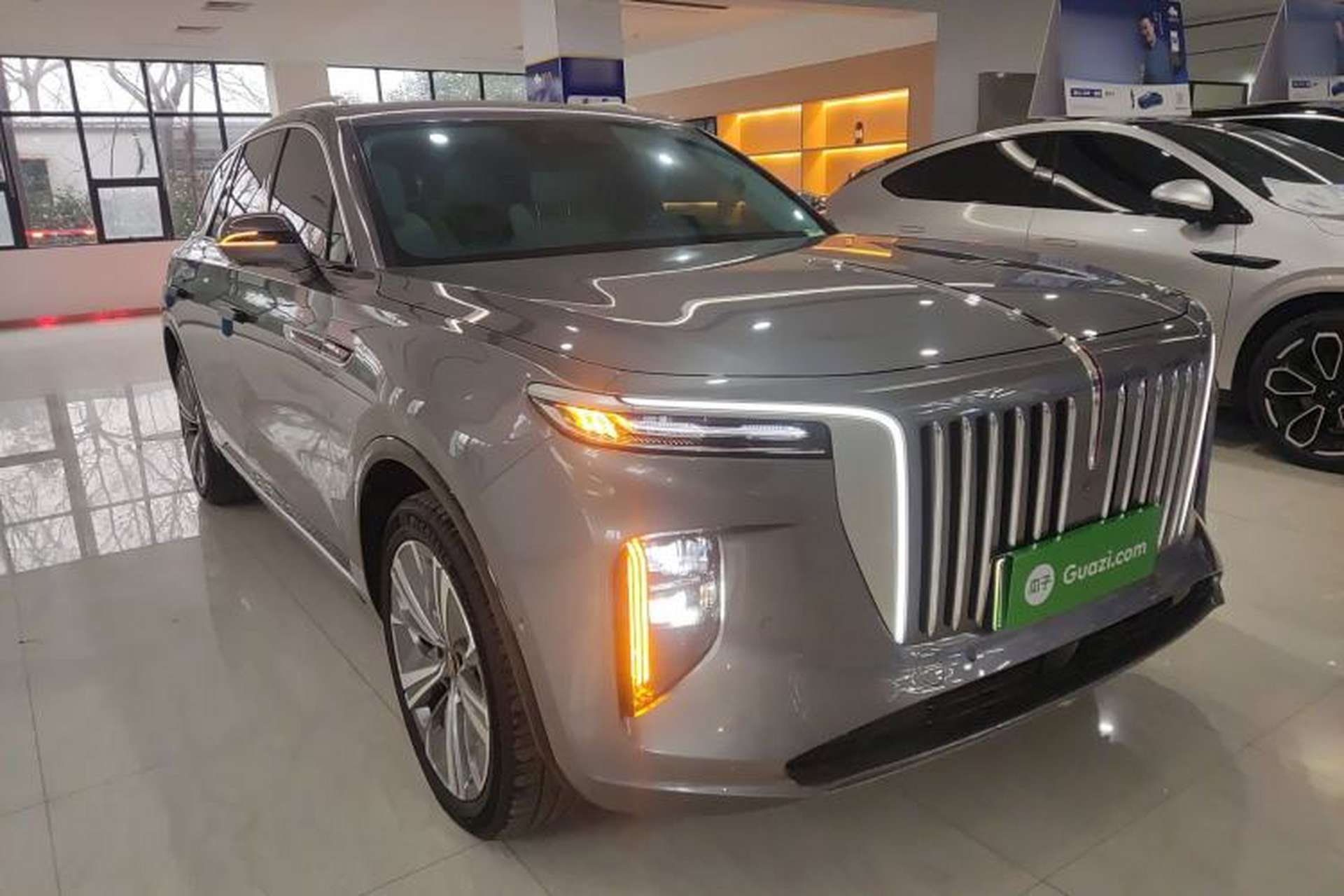 Used Hongqi E-HS9 2021 460 km Range Flagship Edition Six-Seater Front Right 45 Deg