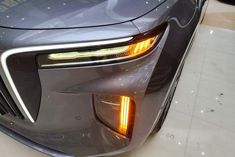 Used Hongqi E-HS9 2021 510 km Range Flagway Edition Six Seats Left Front Headlight