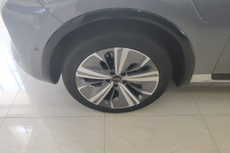 Used Hongqi E-HS9 2021 460 km Range Flagship Edition Six-Seater Left Front Wheel Hub