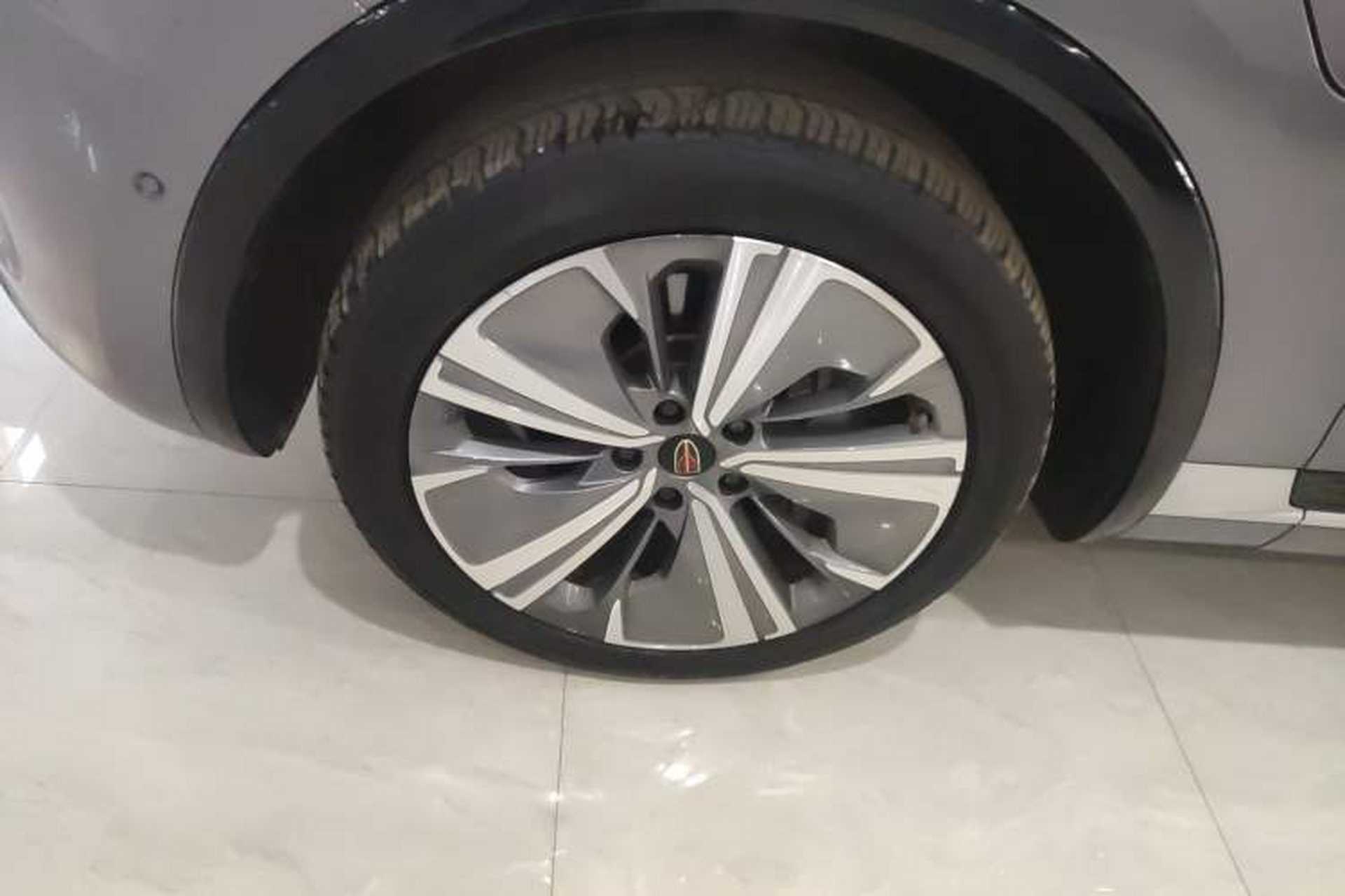 Used Hongqi E-HS9 2021 460 km Range Flagship Edition Six-Seater Left Front Wheel Hub